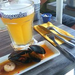 BRUSSELS SPROUTS - 料理写真:BRUSSEL SPROOUTS @Sentosa Cove(Hoegaarden Whiteとムール貝)