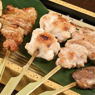 香ばしい炭の香りを纏うお料理をお愉しみください！