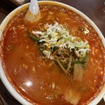 焼肉・冷麺 三千里 - 真っ赤な旨辛スープと細ちぢれ麺がもちもちで合う！野菜がたっぷり！