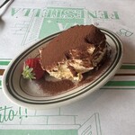 ア フェネステッラ - 