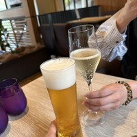 スミレオオサカ - とりあえず生とオシャレなスパークリングで乾杯♪