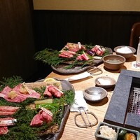 炭火焼肉 牛仁 一番町本店 - 