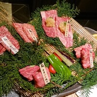 炭火焼肉 牛仁 一番町本店 - 