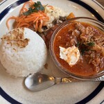 カフェ・ハクタ - 【ビーフストロガノフ】本日のデリプレートから。