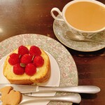 森のらくだ - ケーキとミルクティー