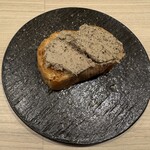 焼鳥 町子 - レバーパテ on バケット