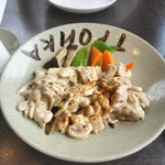 トロイカ - ロシア風チキンのクリーム煮