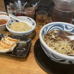 赤坂一点張 - 炭水化物三兄弟