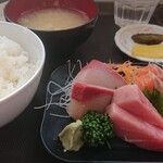 メフレ市場食堂 - 刺身定食(3点盛り)
