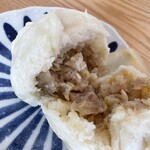 551蓬莱 本店 - 具だくさん！