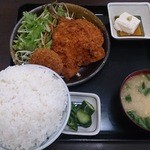 久美食堂 - ミックスフライ定食（ご飯がすごいでしょ！）