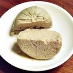 腸詰屋 - レバーヴルスト ファイン：切り分け