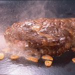 からだ想いの肉ダイニング鉄重 - 料理写真:鉄分がしっかりとれダイエットに良い赤身肉です