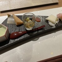 RITO - ■前菜　①フルーツトマトのムース　②筍（福岡）唐揚げ　③ラスパドゥ―ラチーズ　④水茄子ジュレ　⑤唐墨（宮崎）　⑥握り（大分　メジナ）