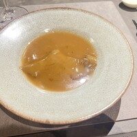 ON the TABLE CHINESE - 