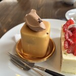 パティスリー・パリセヴェイユ - バババナーヌです。こちらも食感面白く。