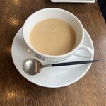 パティスリー・パリセヴェイユ - 最後はミルクティーで〆。