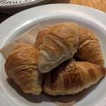 アダット マルヤマ - バター香るクロワッサン