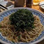 アダット マルヤマ - 大葉のパスタ