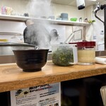 横浜らーめん 武蔵家 綾瀬店 - ライスのお供？