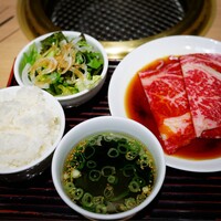 天壇 赤坂店 - 天壇ロースランチセット: スープ、サラダ、御飯おかわり可！
