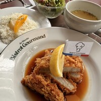 ビストロ グルマン - ビストロとんかつ　1,100円　大粒のパン粉がサクサク、ソースが濃すぎず美味しい♪