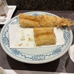 天ぷら新宿つな八 - 穴子けっこう大きい