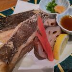 魚や 旬平 - カレイの唐揚げ