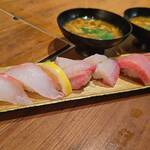 魚や 旬平 - 握り（桜鯛、真鯛、トロ）