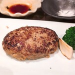 キャラバン - ふっくらハンバーグ！これ結構大きいです^_^