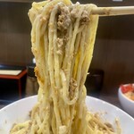 ヌードル＆スパイスカレー 今日の1番 - 冷たい担々麺の麺リフト　2/2