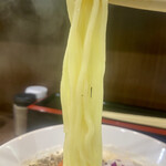 ヌードル＆スパイスカレー 今日の1番 - クリーム鶏白湯の麺リフト