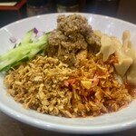 ヌードル＆スパイスカレー 今日の1番 - ビジュアルが良すぎて5方向　2/5