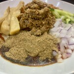 ヌードル＆スパイスカレー 今日の1番 - ビジュアルが良すぎて5方向　4/5