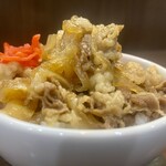 ヌードル＆スパイスカレー 今日の1番 - 今日1の牛丼(小) ¥600-(税込)