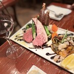 レトノ - 骨付き子羊のロースト 瞬間スモーク仕上げ