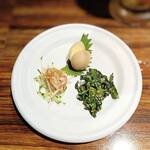 遊膳 - 前菜～うずらの煮玉子、春菊の胡麻和え、梅水晶
