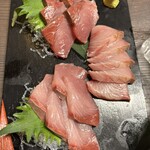 漁師直営 地魚料理 観音丸 - ☆脂が乗りまくっている漁船直送ブリ刺し✨