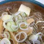 らーめん小国 - バターも惜しげもなくキューブ状でデカい