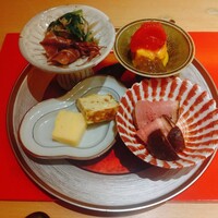 賛否両論 名古屋 - [八寸] 鴨ロース甘煮　しいたけ辛子和え 蛸　グレープフルーツ 土佐酢ジュレ 新ごぼうと芹おひたし ホタルイカしぐれ煮 カステラ玉子　くるみぎせい豆腐