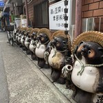 本とさや - 近くの路地裏w