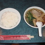 中華料理百里香 - ランチのセットは先にライスとラーメンが来ました。