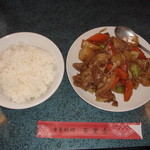 中華料理百里香 - すぐにセットのメイン豚肉と大根炒めが出てきました。