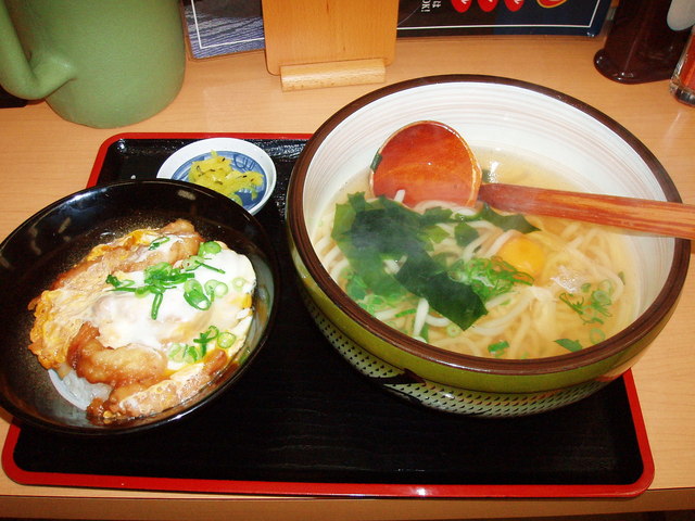 鳴門うどん 別府店 なるとうどん 別府 うどん 食べログ