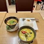 TAKAYAI - グリーンカレーのランチセット(スープをトムヤムクンに変更)