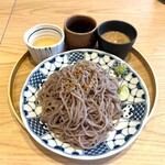 細うどん よしの江 - 三種のつけ汁 ざるうどん大盛り（1,130円）
