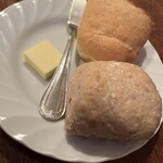 ル・ヴィルギュル - バケットも熱々の手作り