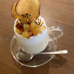 カフェ アクイーユ - 2023年11月　キャラメルおいもラテ