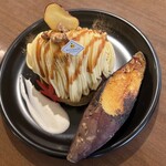 カフェ アクイーユ - 2023年11月　紅はるかブリュレと焼きモンブランのパンケーキ