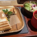 SARAS CAFE ＆ BRASSERIE - 